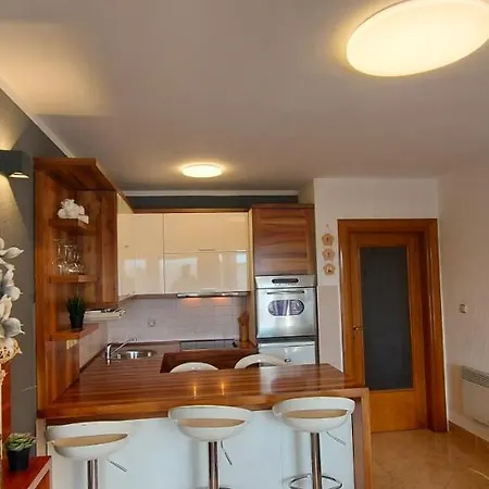 Blue Paradise Apartment