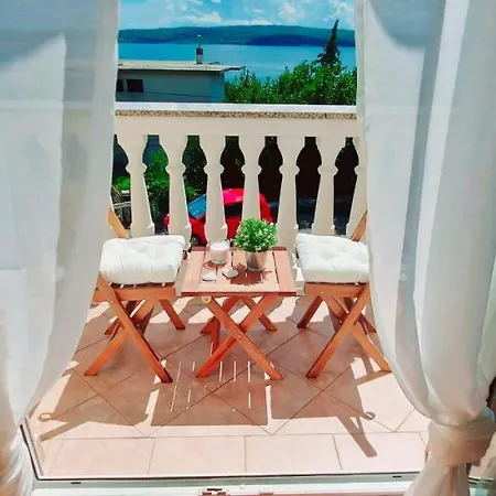 Blue Paradise Apartment *