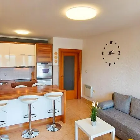 Blue Paradise Apartment *