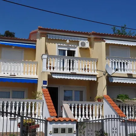 Blue Paradise Apartment *